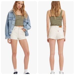 Levi's Premium Ribcage shorts in white. Size 24